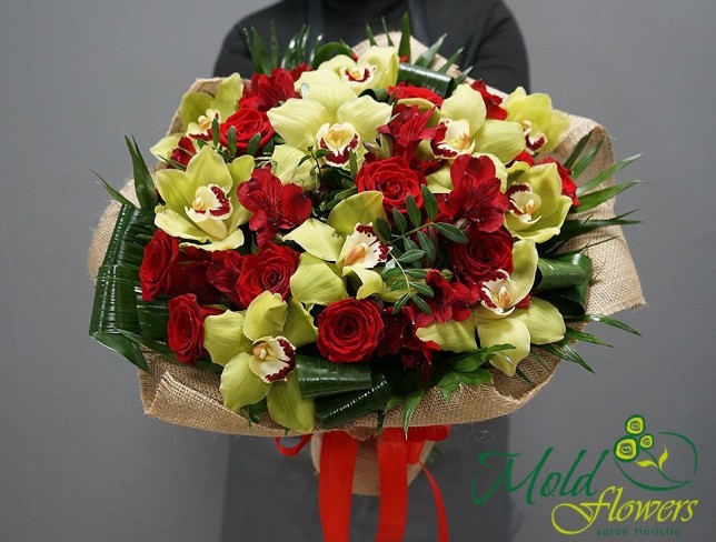 Bouquet with red roses and green orchids ''Waltz of Flowers'' photo